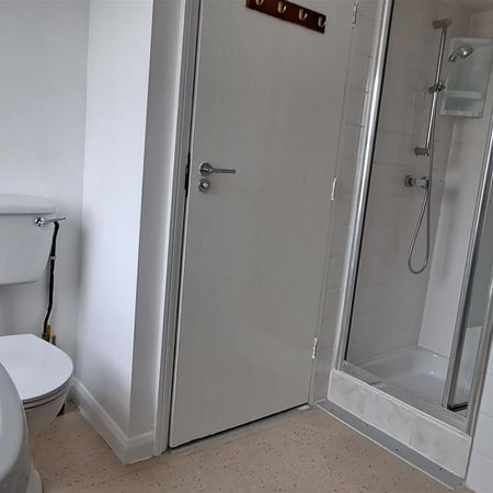 1 bed flat to rent in Bushey Grove Road, Bushey, WD23 - Photo 3