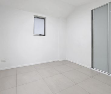 Modern Brick Granny Flat - Walk to Kingsgrove Station and Shops - Photo 5