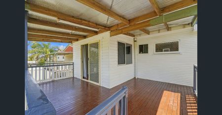 Convenient Highset Home in the Heart of Kuraby - Photo 5