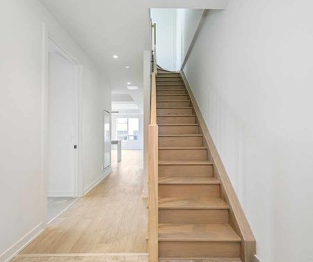 For Lease - 123 Maurice Drive Unit# 412, Oakville, Ontario - Photo 2