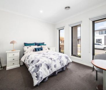 10 Petrolo Street, Truganina VIC 3029 - Photo 5