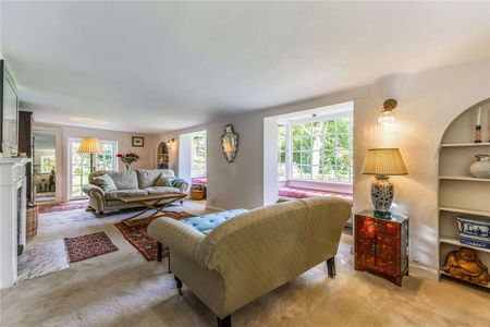 A historic Georgian home nestled in 1.6 acres of glorious gardens and woodland, with views across the Devil's Punch Bowl and beyond. - Photo 5