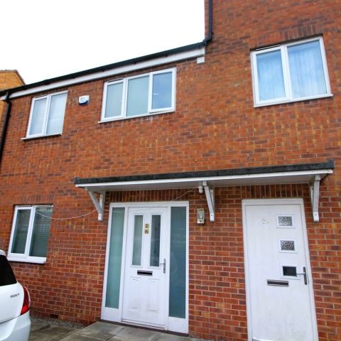 Swarcliffe Approach, LS14 - Photo 1