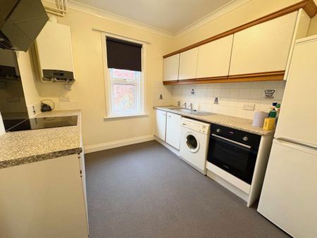 HEATHWOOD ROAD, WINTON- P07758 - Photo 5