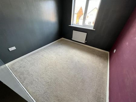 4 bedroom detached house to rent - Photo 3