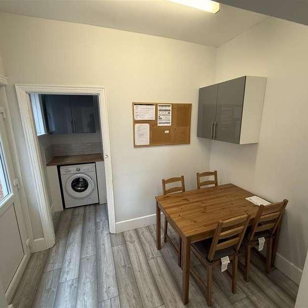 Devonshire Road, Southampton, SO15 - Photo 1