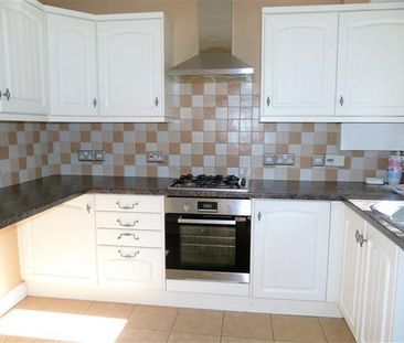 3 bedroom terraced house to rent - Photo 5