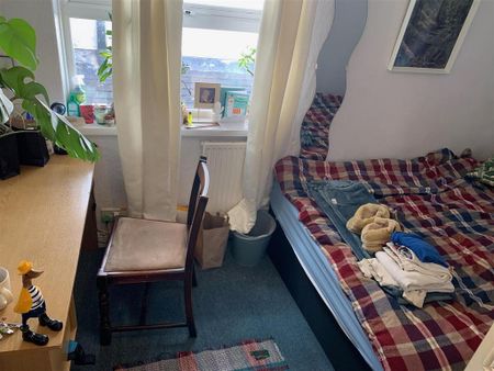 4 bedroom terraced house to rent - Photo 2