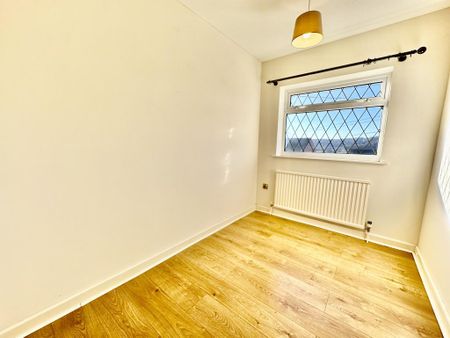 3 bedroom detached house to rent - Photo 4