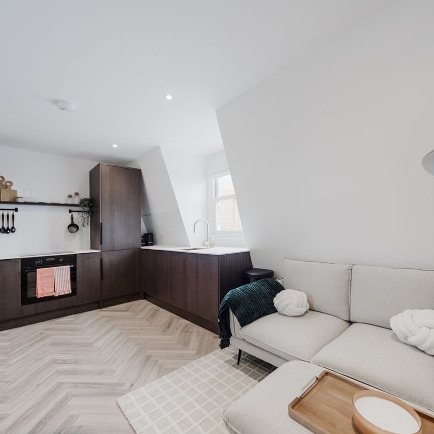 2 Bed Flat, Mitcham Road, SW17 - Photo 1