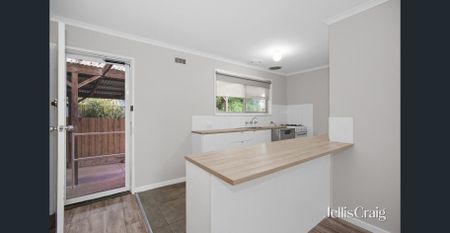Three bedroom brick home - Photo 5