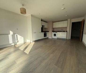 2 bedroom flat to rent - Photo 2