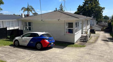 Supersize family home - Photo 4