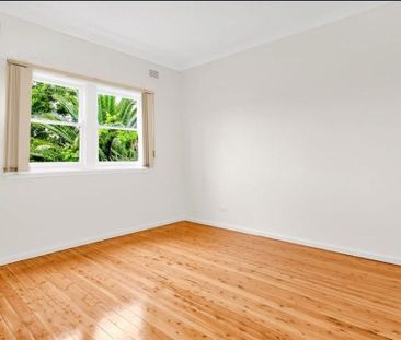 FAMILY HOME IN HEART OF MOUNT DRUITT!!! - Photo 2