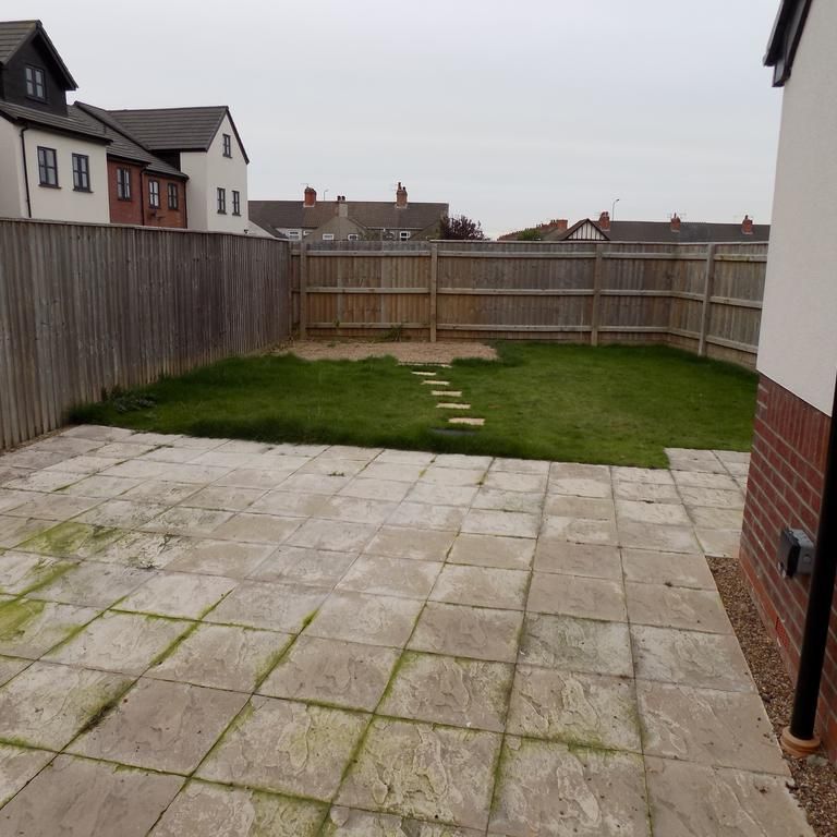 3 bedroom semi-detached house to rent - Photo 1
