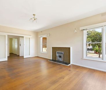 Charming Home – 6 month lease only - Photo 1