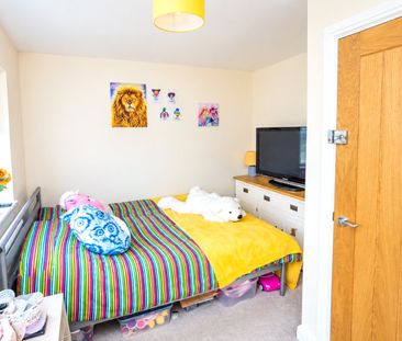 3 bedroom terraced to rent The Hollies, Chester, Cheshire, CH1 - Photo 2