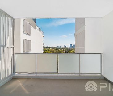 Modern 2 bedroom apartment close to amenities for lease - Photo 4