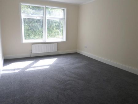 Derwen Road, Bridgend, CF31 1LH - Photo 5