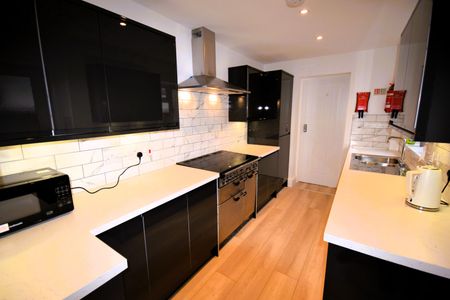 Room in a shared house, Newtown Road, Carlisle, CA2 - Photo 2