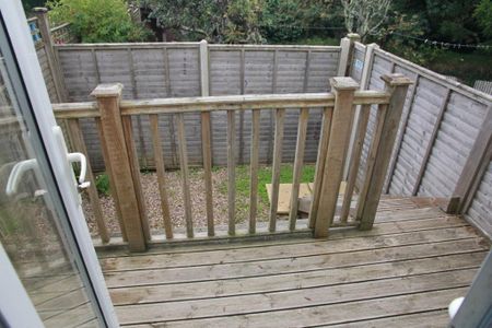 1 bedroom semi-detached house to rent - Photo 5