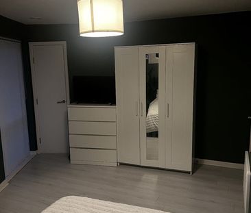 Room in a Shared Flat, Loxford Road, IG11 - Photo 4