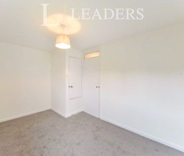 1 bedroom end of terrace to rent Harness Way - Photo 4
