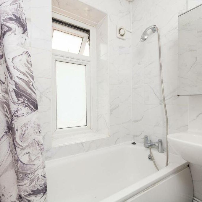 Olive Road, Ealing, London, W5 - Photo 1