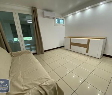 Location Appartement 2 pièces 45m² ST GILLES LES BAINS 97434 - Photo 2