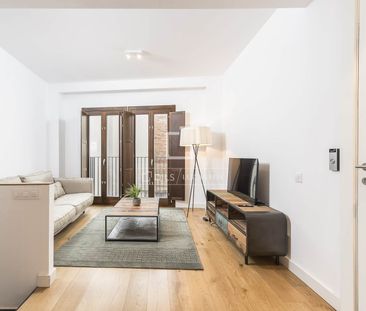 New build 2 Bedroom penthouse with 42m² terrace for rent in El Born... - Photo 3