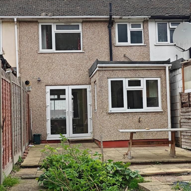 3 bedroom terraced house to rent - Photo 1