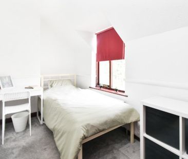 3 bedroom semi-detached house to rent - Photo 5