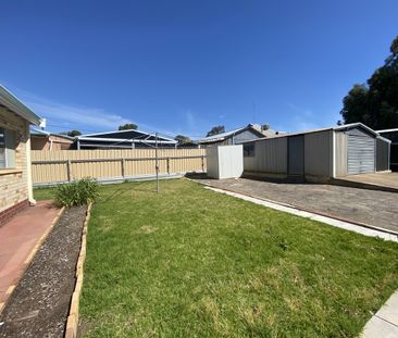 Neat and Modern 3-Bedroom Home in Prime Northam Location - Photo 2