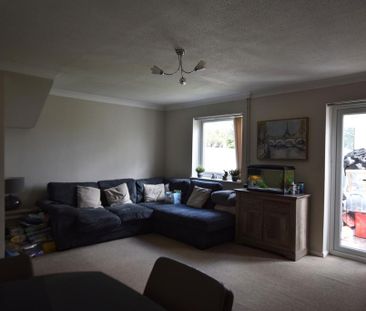 3 bedroom semi-detached house to rent - Photo 6