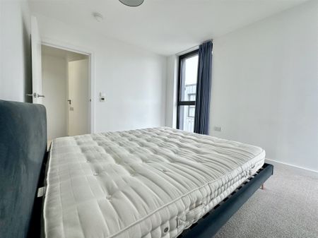 Forrester Way, London - Photo 3