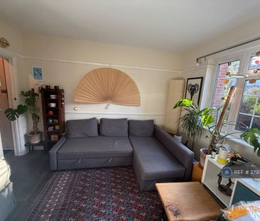 1 bedroom in a flat share to rent - Photo 1