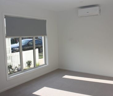 Location & Style – Sophistication Meets Elegance in Minta Estate. - Photo 2