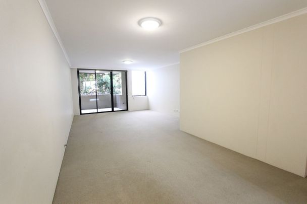 Quality Two Bedroom Apartment - Photo 1