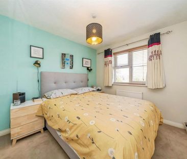 Manor Way, Croxley Green - Photo 1