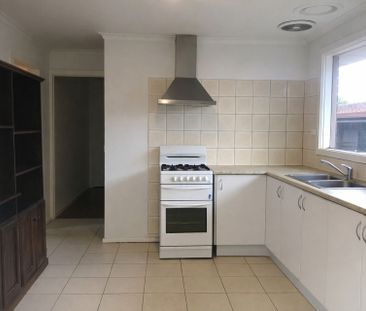 Ideally Located Home - 6 Months Lease - Photo 4