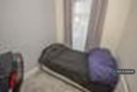 3 bedroom flat to rent - Photo 3