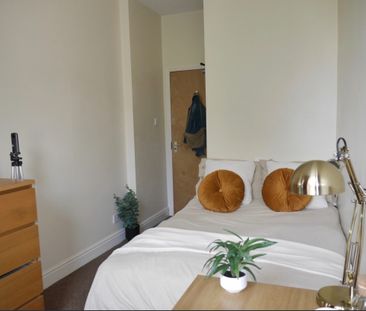 Room in a Shared House, Crookesmoor Road, S6 - Photo 3