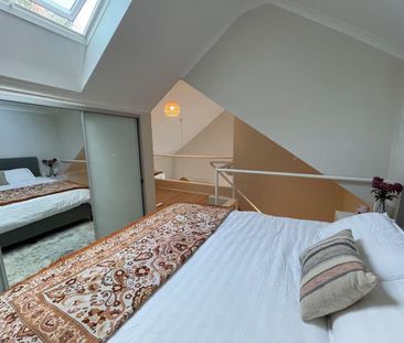 Fully Furnished Designer Apartment in the Heart of Surry Hills - Photo 5