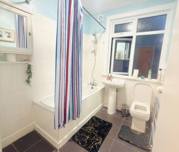Room in a Shared House, Montague Road, N15 - Photo 6