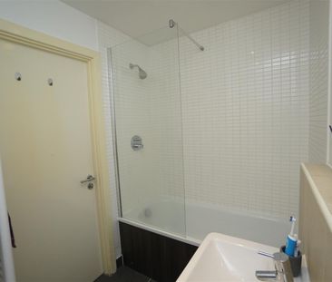 1 bedroom Flat To Let - Photo 6