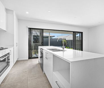 4 Bedroom Family Home - Photo 4