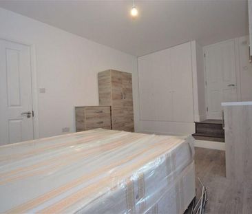 Property to rent - Photo 2