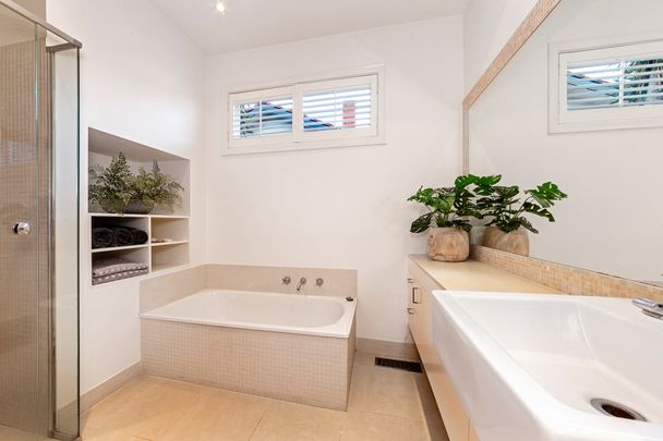 RENOVATED ELEGANCE - Photo 1