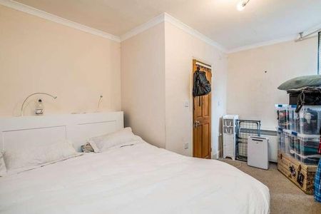 London Court, London Road, High Wycombe, HP11 - Photo 3