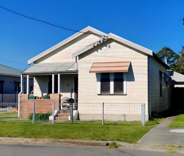 Entire Place·3B1B···10 Macquarie Street, Boolaroo - Photo 1